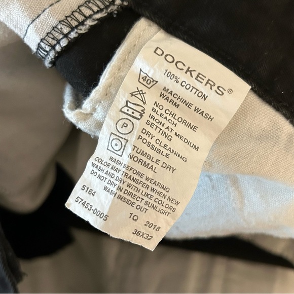 Dockers Men's Black Chinos Size 36 - Picture 4 of 9